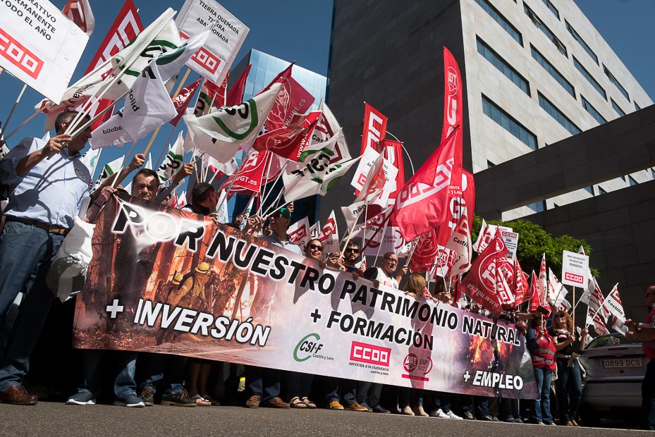 Manifestacin en Valladolid para exigir un operativo de incendios todo el ao