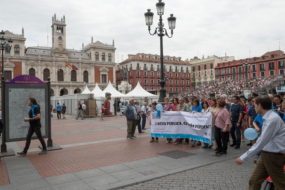 Manifestacin por el agua pblica en Valladolid