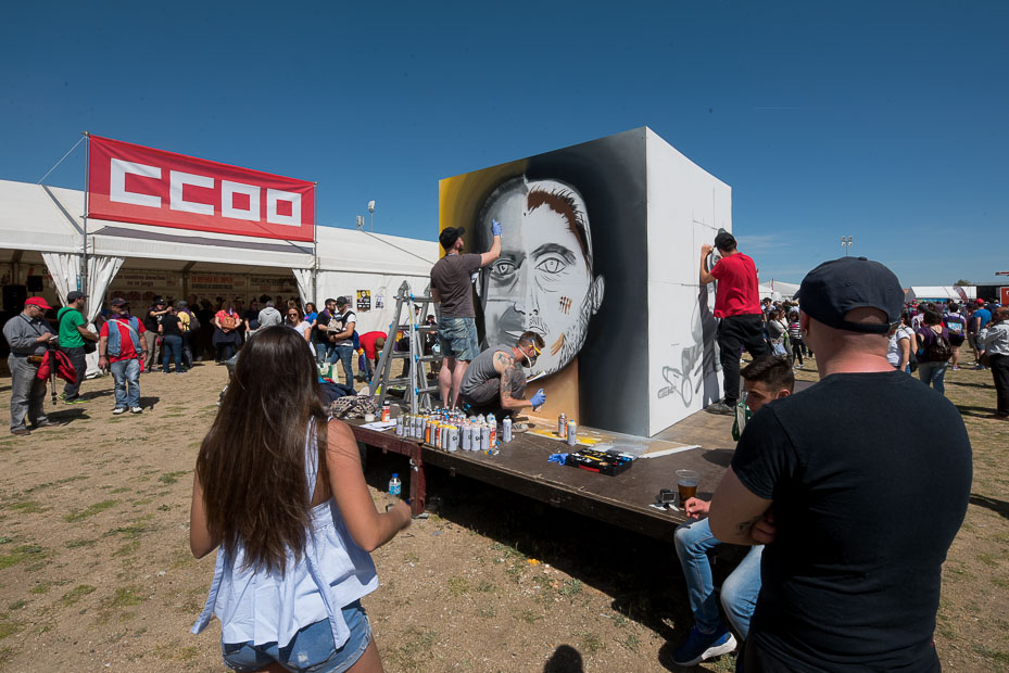 Durante la jornada se celebr el VI Concurso de Graffiti convocado por el Ateneo Cultural "Jess Pereda" de CCOO