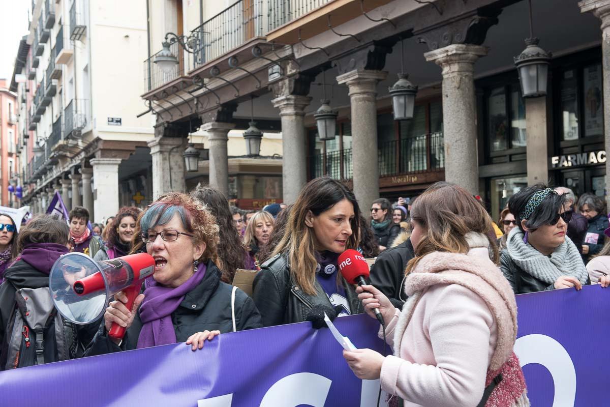 La secretaria de Mujer de CCOO Castilla y Len atiende a la prensa