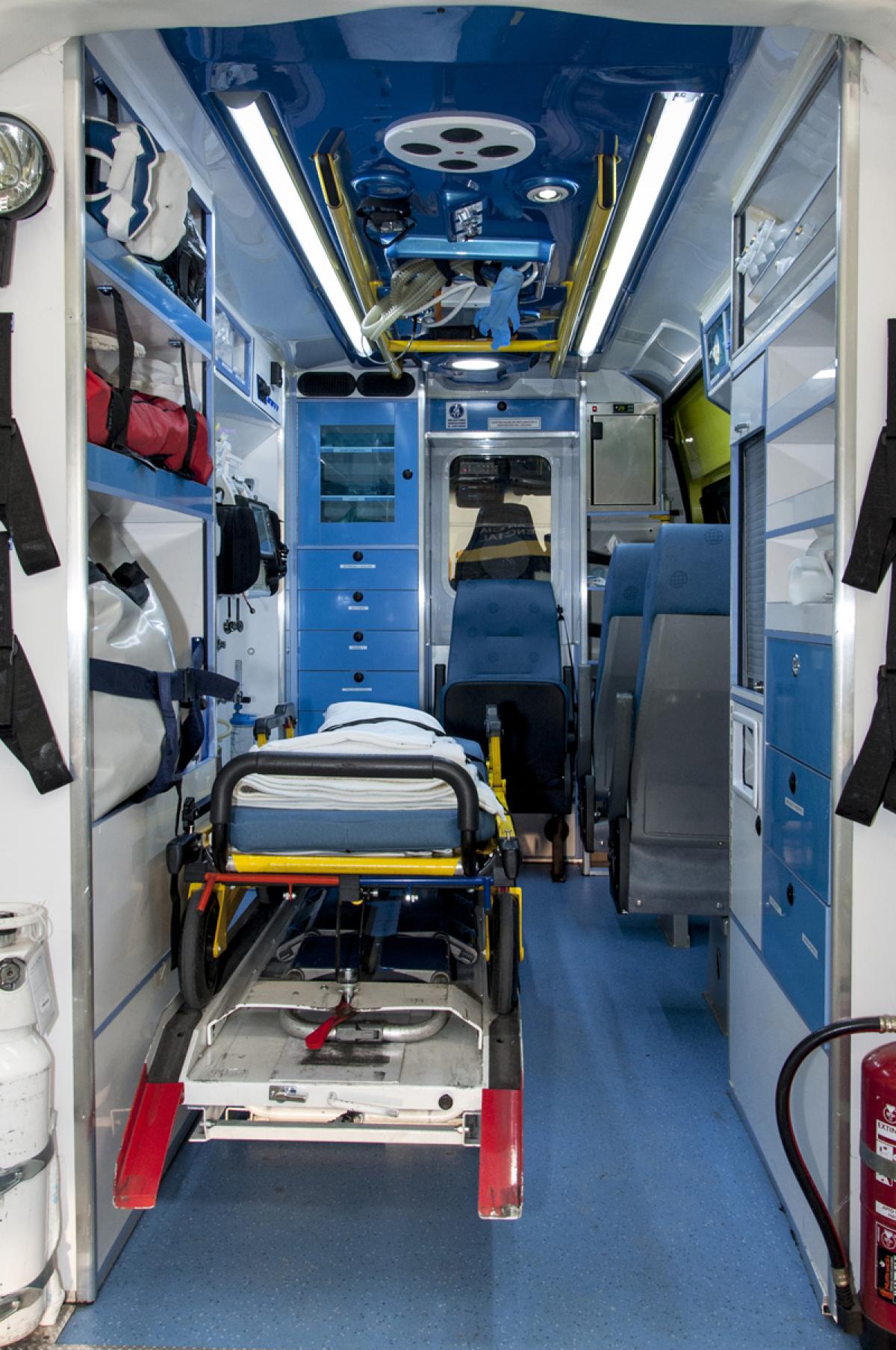 Interior ambulancia