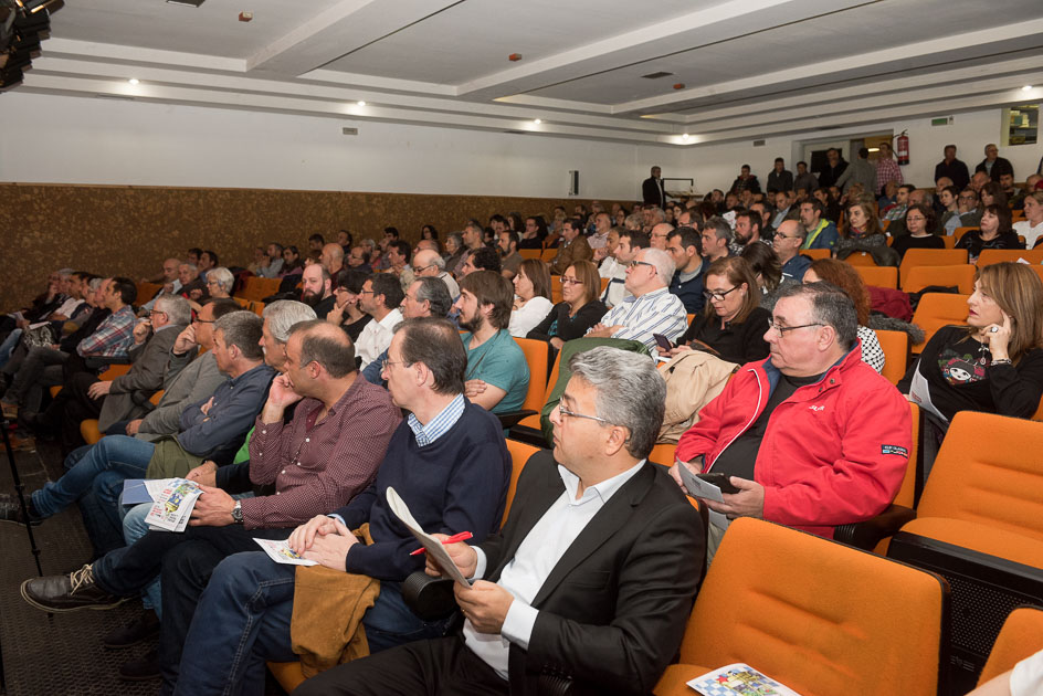 Público en la celebración de lo 55 años de CCOO en Laciana