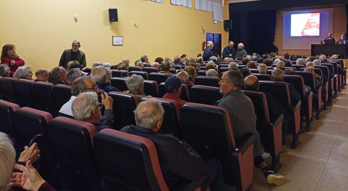 Ms de un centenar de jubilados/as de Toledo que fueron mutualistas acuden a la asamblea de CCOO para informarse sobre su derecho a devoluciones en la declaracin de la Renta. Foto CCOO